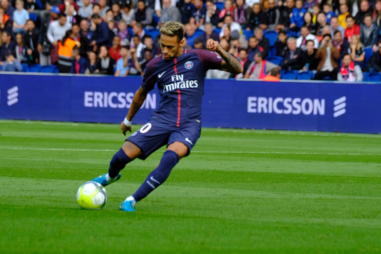 姆本扎：中国足球在精神层面需树立更坚定的目标，要重视青训（姆本扎：中国足球应在精神层面确立更明确目标，并重视青训）