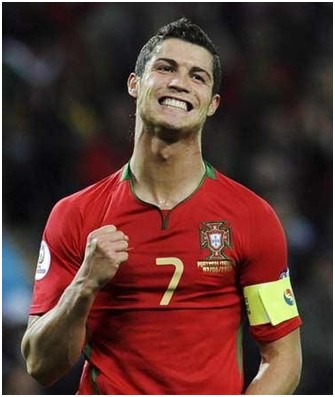 “苏超”冠军的排面，泰州市委书记和市长更衣室祝贺泰州夺冠（泰州加冕“苏超”冠军，市委书记、市长走进更衣室致贺）