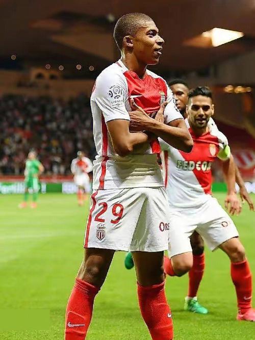 每体：巴萨对梅西重返诺坎普不知情，不清楚他是如何进入的（每体：巴萨称不知梅西重返诺坎普，入场方式成谜）