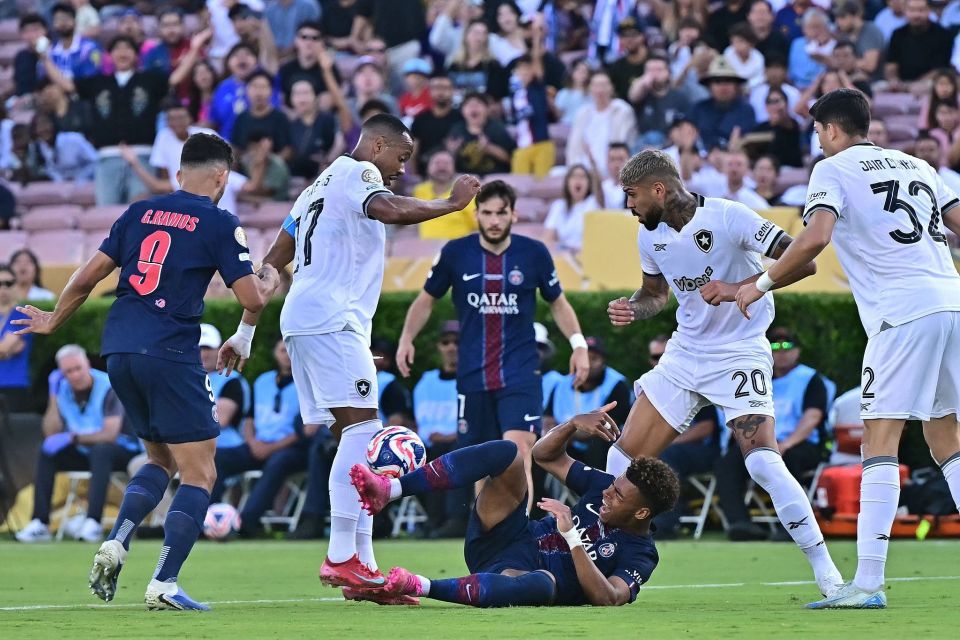 詹姆斯关键助攻锁定胜利（詹姆斯妙传定胜局）