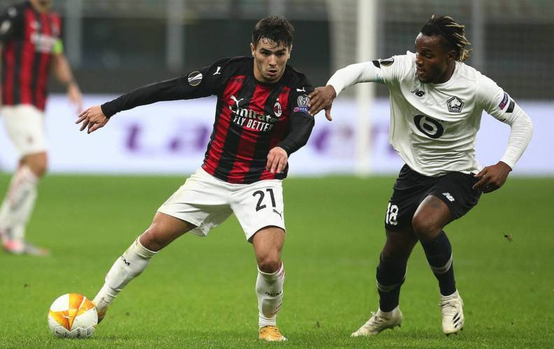 前裁判：布鲁日球员确实对什琴斯尼犯规了，但后者也存在失误（前裁判解读：布鲁日球员犯规属实，什琴斯尼也有失误）