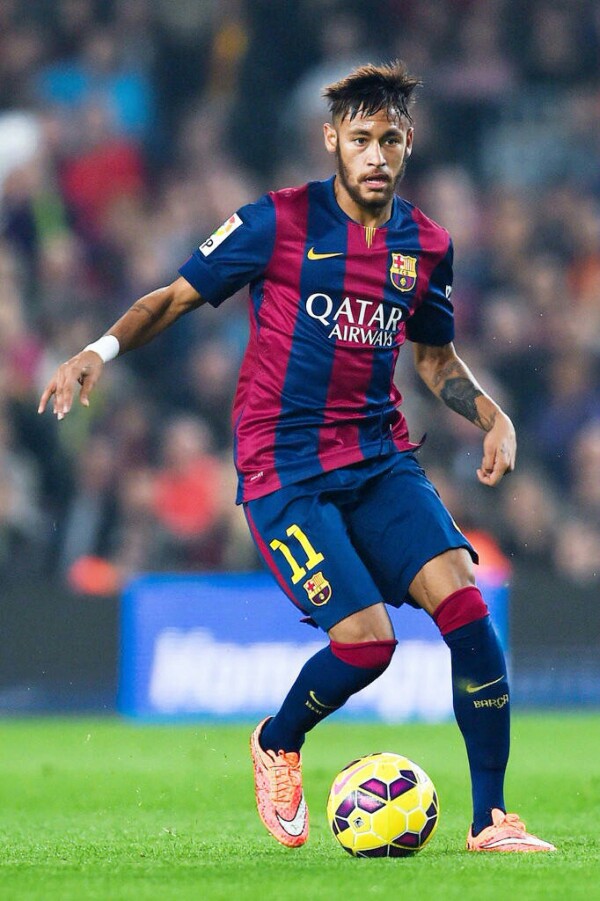 记者：拜仁即将签下17岁的厄瓜多尔中卫奥拉亚（记者曝：拜仁接近敲定17岁厄瓜多尔中卫奥拉亚）