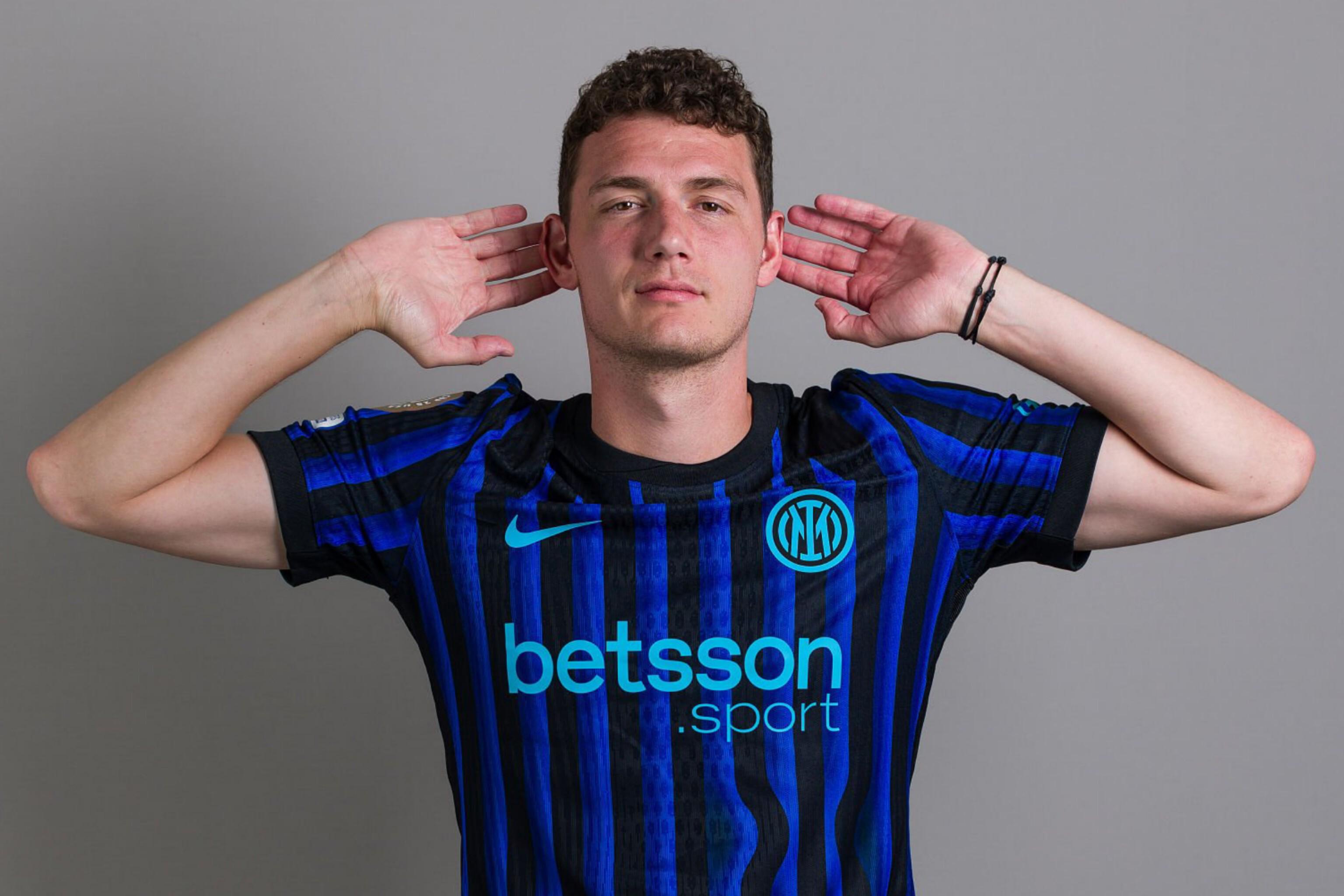 库库雷利亚：为埃斯特旺感到高兴；我尽量不给亚马尔太多空间（库库雷利亚：为埃斯特旺开心；尽量不让亚马尔有空间）