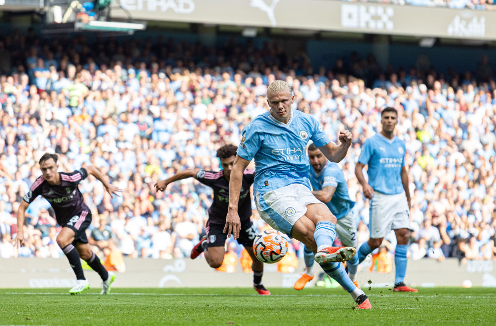 TA：利马传球出色&充满侵略性，他的回归可以丰富曼联打法（TA：传球出众且侵略性十足的利马归来，将为曼联带来更多战术变化）