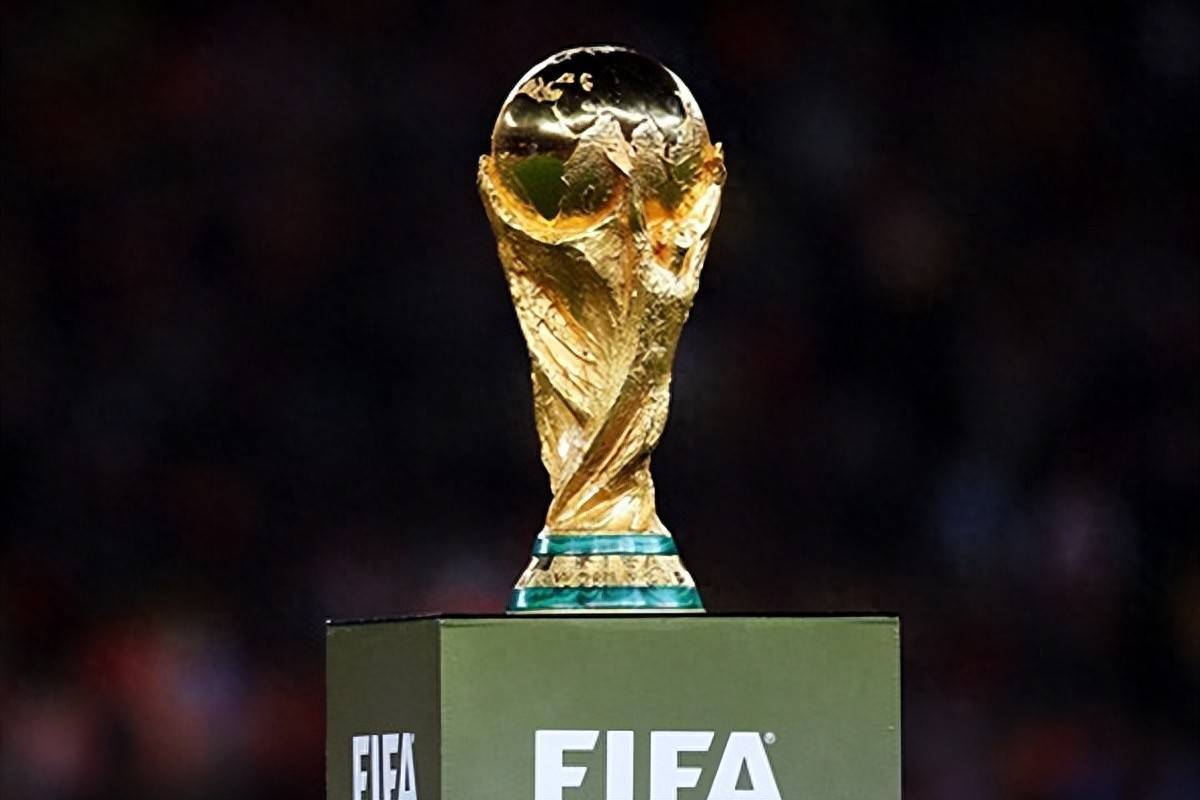 图片报：巴萨希望签下一名左边锋，正关注莱比锡的迪奥曼德（图片报：巴萨想引进左边锋，盯上莱比锡的迪奥曼德）