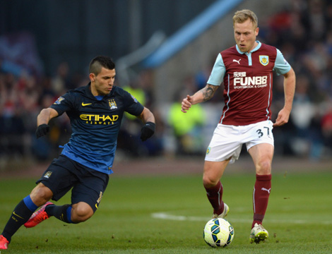 克拉克斯顿赛季第2次三双，本赛季唯二多次拿下三双的中锋（克拉克斯顿本季再拿三双，成为赛季仅两位多次三双的中锋之一）